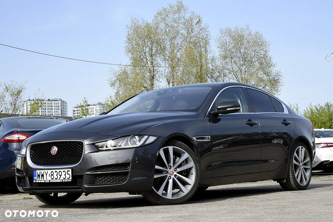 Jaguar XE 25t Prestige - 2