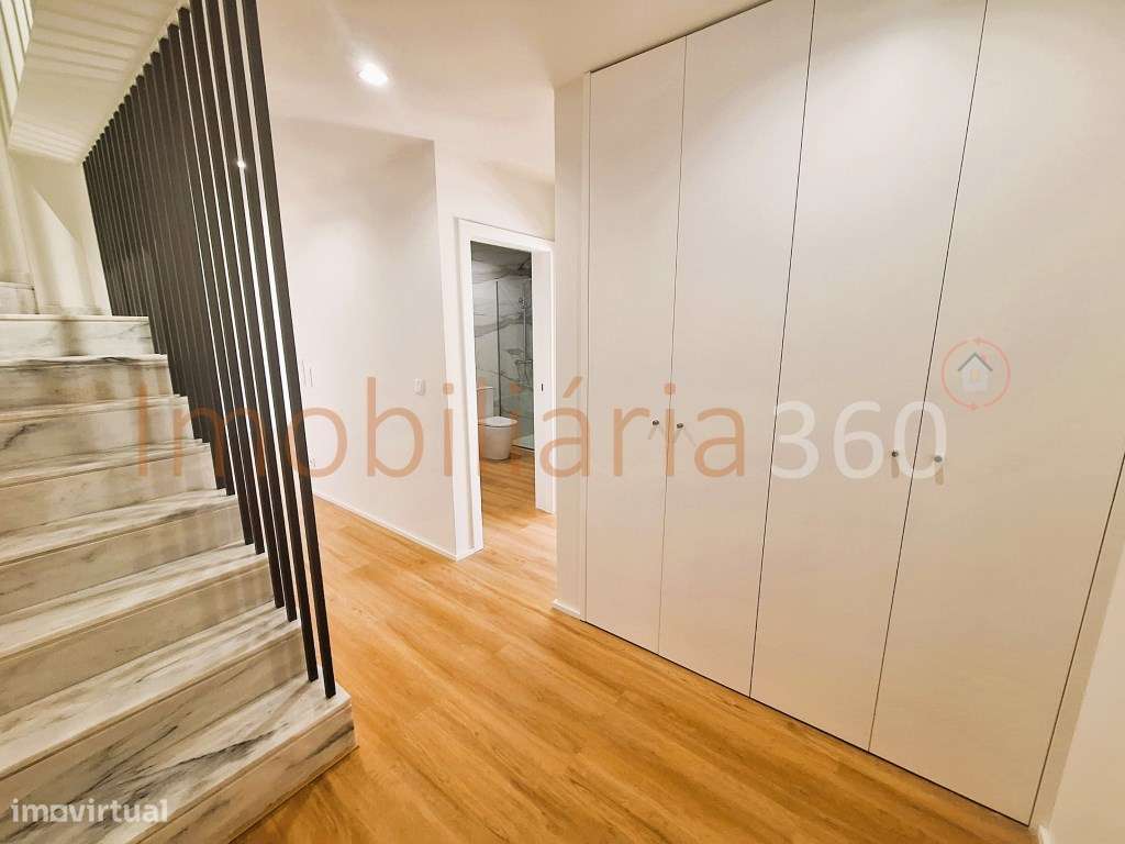 **Apartamento T2 Duplex Novo com 2 Varandas em Matosinhos Sul**-13