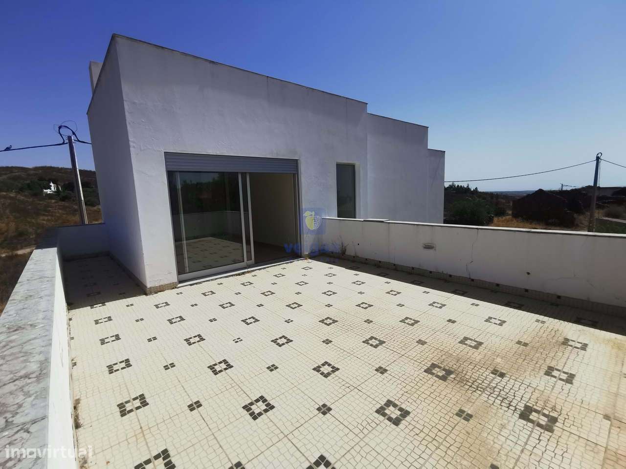 Moradia Nova a Estrear com 130m2 em Lote de 435m2, situada a 12kms a N - Grande imagem: 2/53