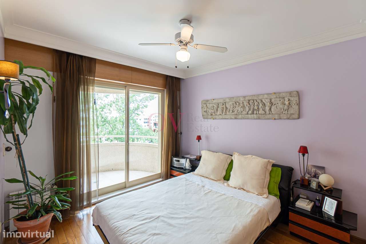 Para venda, apartamento T5 Rua Domingos Sequeira Porto, com varandas,-22