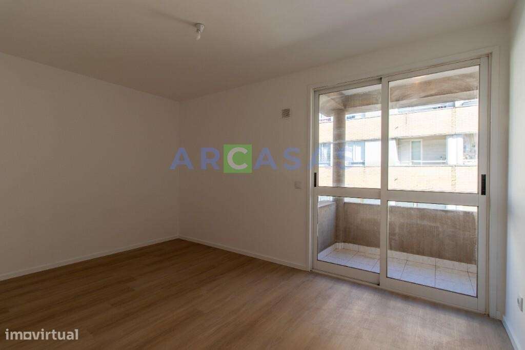 Apartamento T3  com varanda e lugar de garagem em Baguim do monte, Gon-14