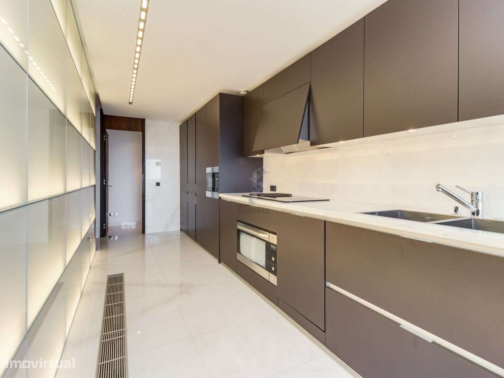 Apartamentos T4 de elevado padrão prontos a habitar, na zona nobre ...-8