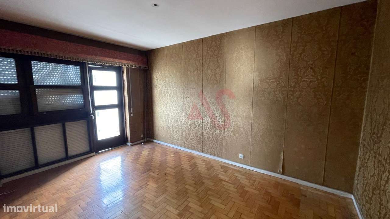 Apartamento T2 com Varanda: O Equilíbrio Perfeito no Coração de Guimar - Grande imagem: 5/12