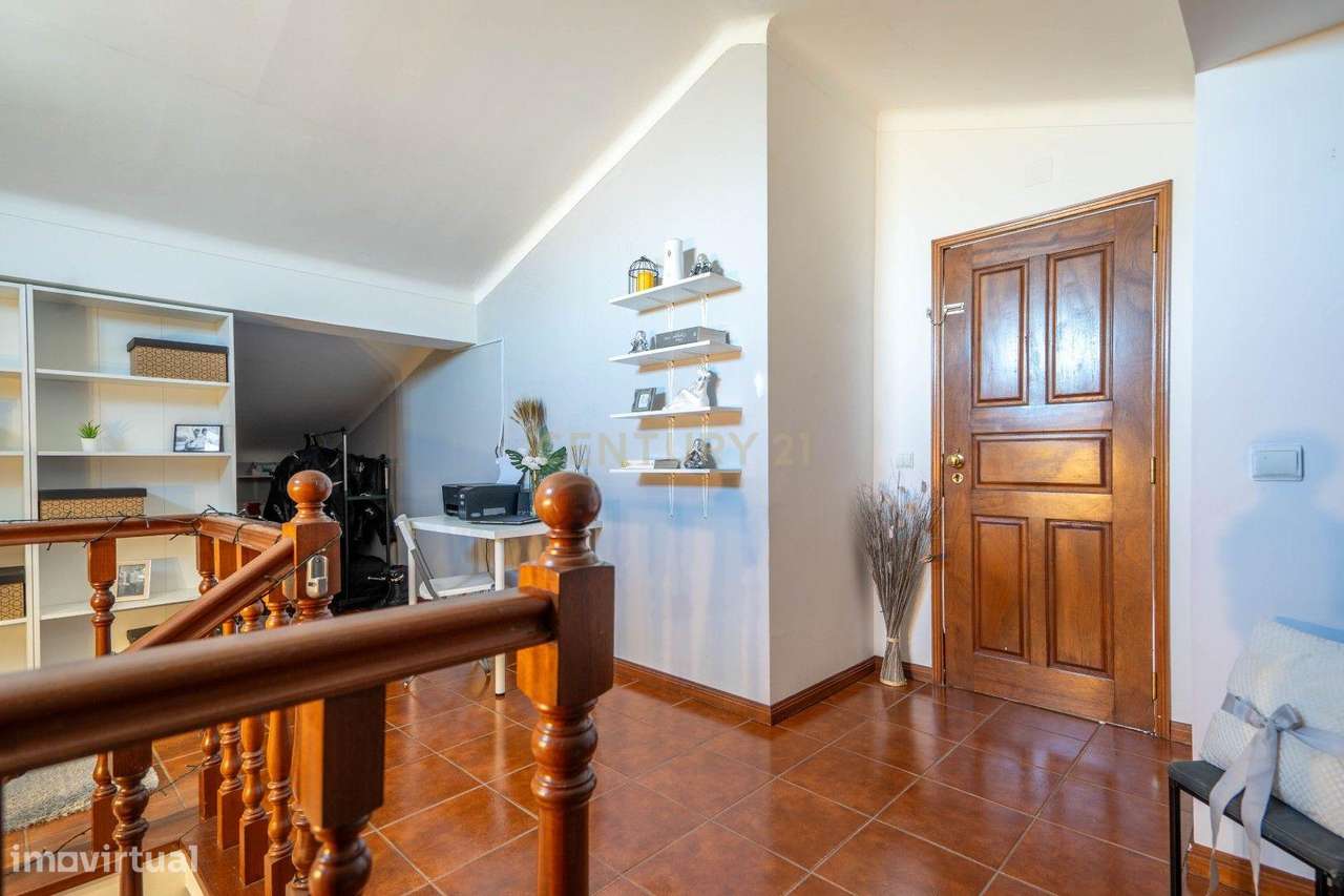 Apartamento T3 - Duplex - C/ garagem-26