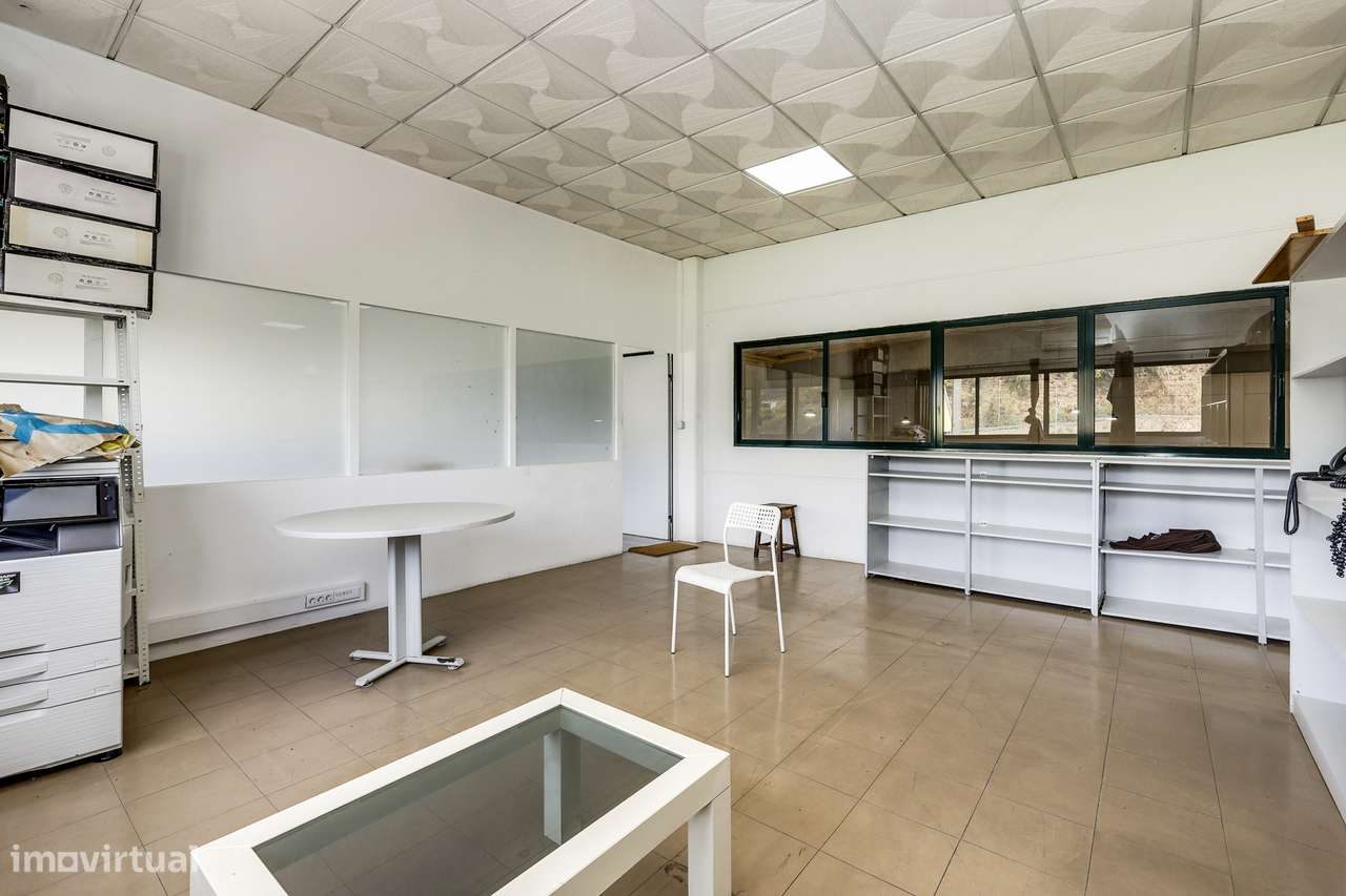 Armazém de 636 m² no Parque Industrial da Granja-10