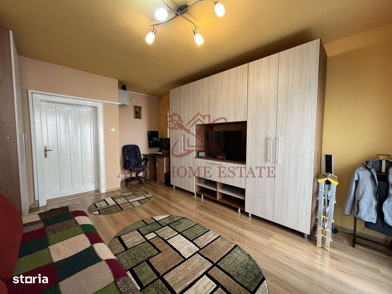 Vilă spațioasă 6 camere în centrul Lugoj – teren 471 mp, garaj - Imagine principală: 4/20