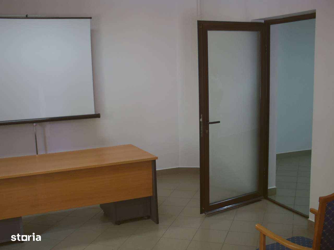 Casă de locuit cu 3 spații comerciale, zonă semicentrală-3