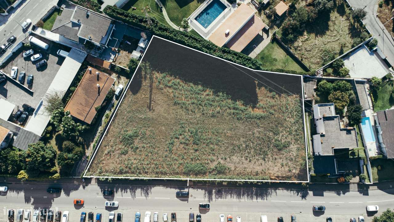 Terreno com viabilidade construtiva 3600 m2 - entre 35 a 40 habitações - Grande imagem: 1/7