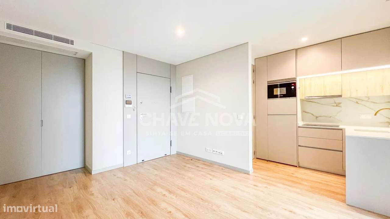 Apartamento T0 para venda, em Gaia com varanda, piscina e garagem - Grande imagem: 4/15