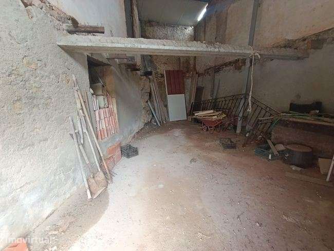 MORADIA T2 PARA REABILITAR ALMALAGUÊS, COIMBRA - Grande imagem: 3/3