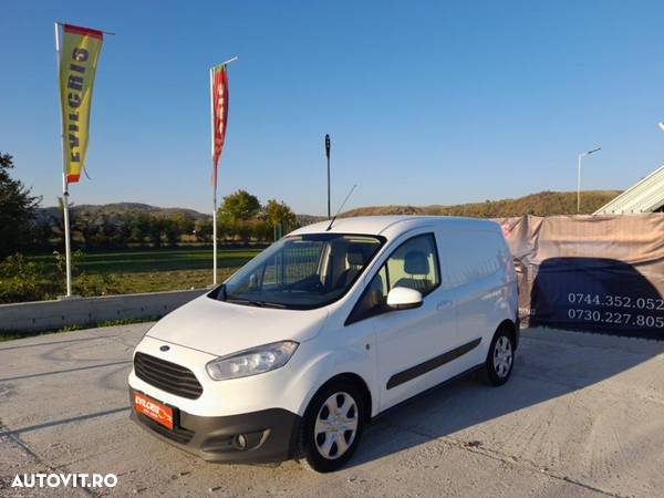 Ford Transit Courier - 10