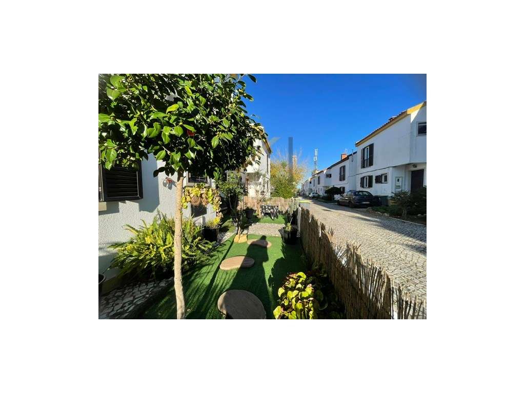 Moradia T3+1 em Vila Nogueira de Azeitão-16