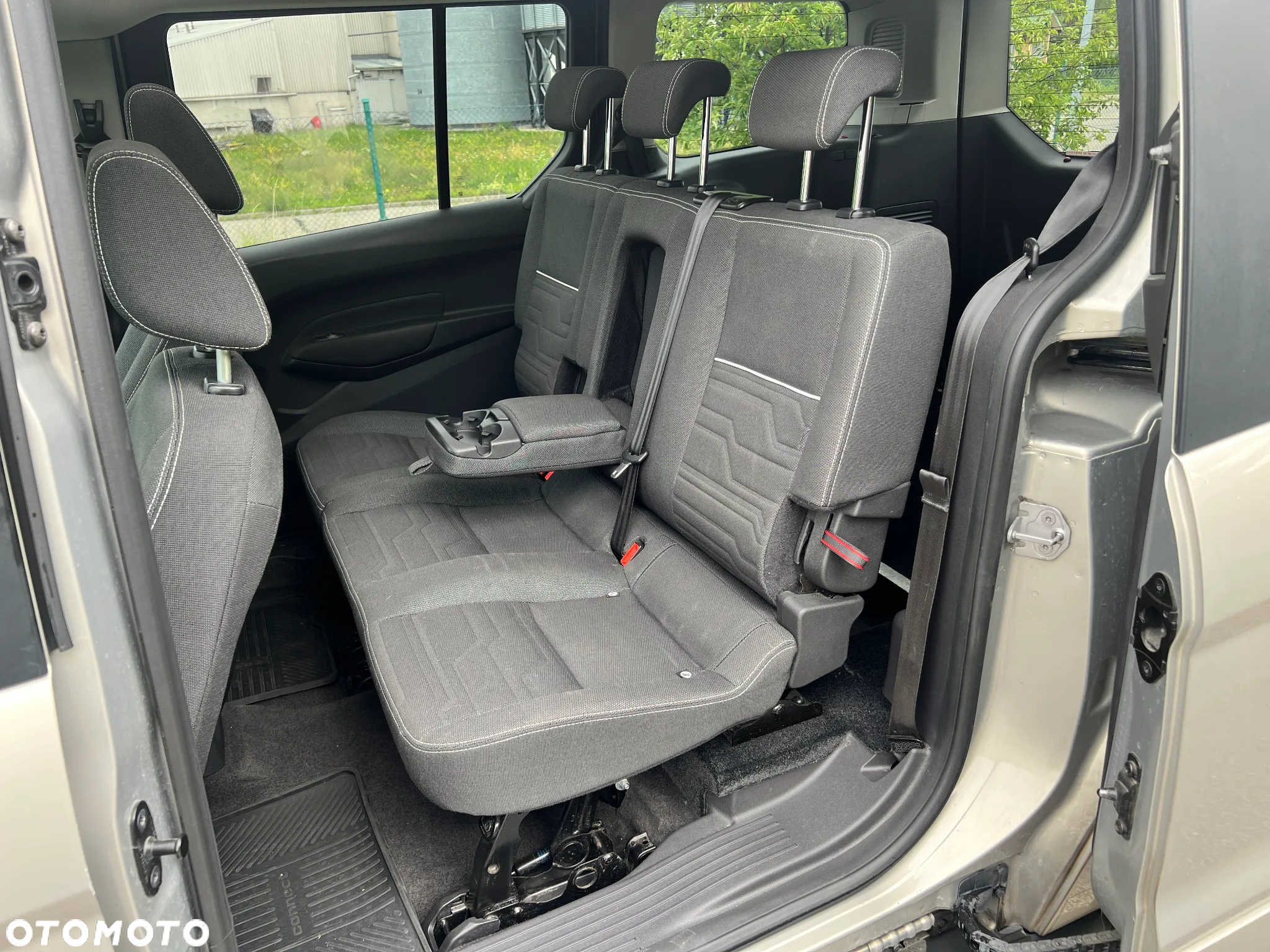 Ford Tourneo Connect Grand - 11