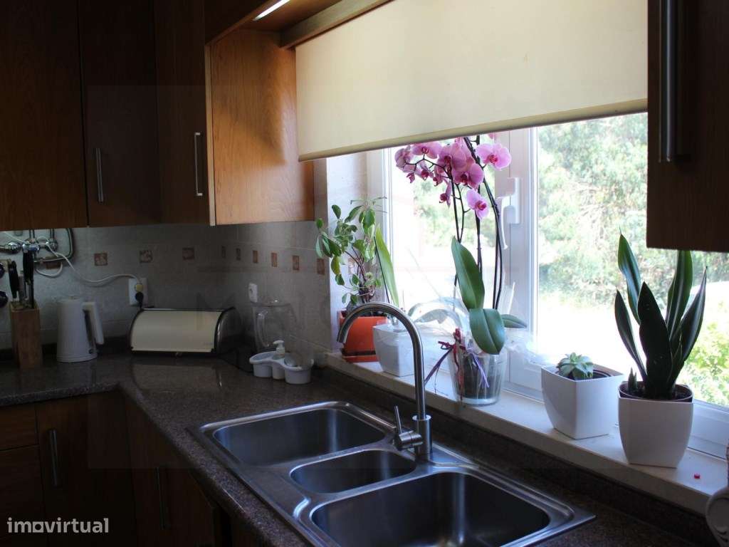 Moradia T5 com grandes áreas em zona muito tranquila de Rio Maior-32