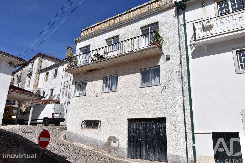 Casa tradicional T3 em São Miguel, Santa Eufémia e Rabaçal de 291,00 m - Grande imagem: 4/28