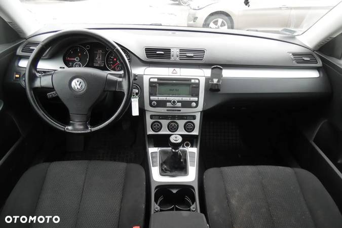 Volkswagen Passat 2.0 TDI Comfortline - 6