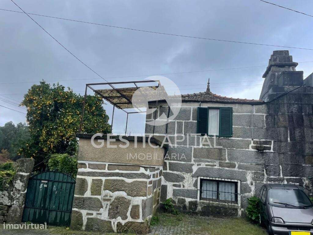 Moradia para recuperar com terreno em Vila Boa do Bispo, Marco de Cana-7