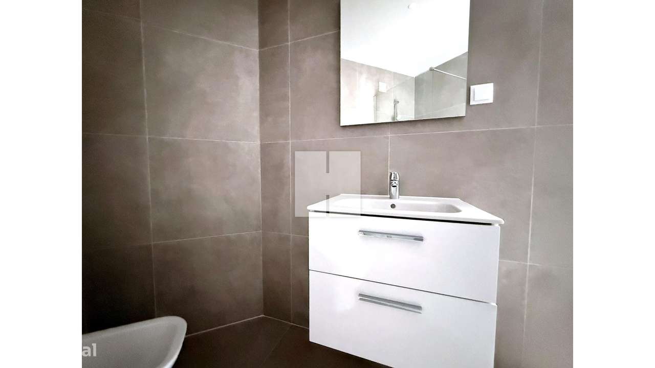 T0 NOVO c/ Terraço no Bairro Novo-19