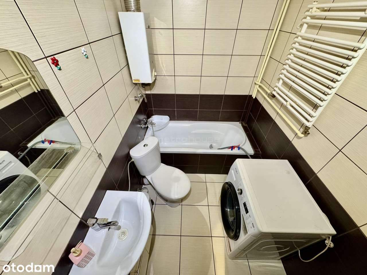 Kawalerka z potencjałem - świetna lokalizacja!-4