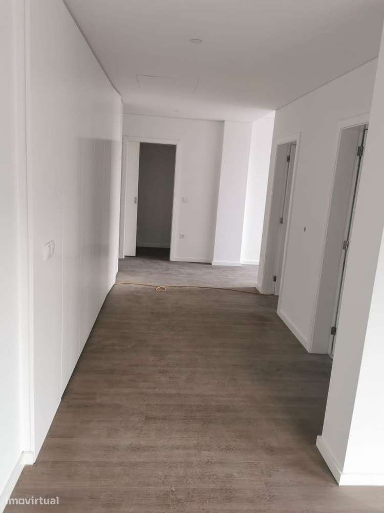 Moradia T3+1 em São Torcato - Guimarães-9