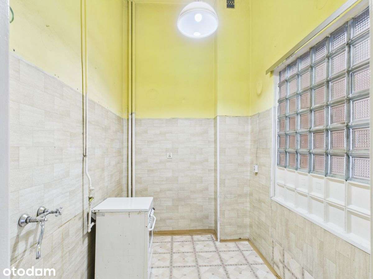 Wysokie mieszkanie, ścisłe centrum.-2