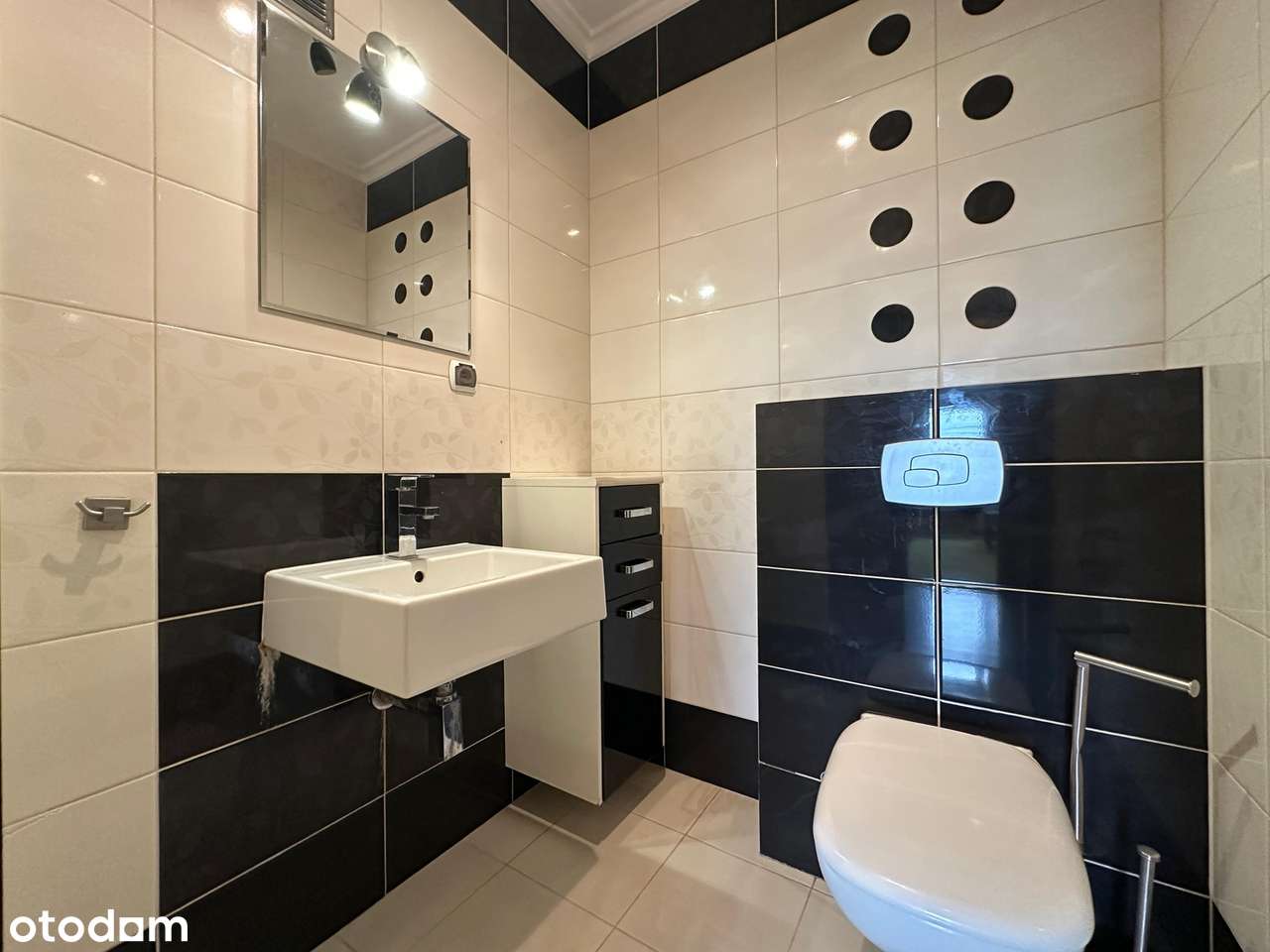 NOWA CENA Funkcjonalne mieszkanie na 2 piętrze ul. Czwartaków 16-15