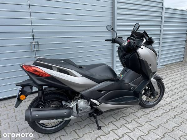 Yamaha X-max - 4