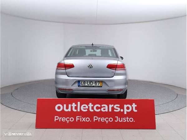 VW Passat 1.6 TDI Confortline - 13