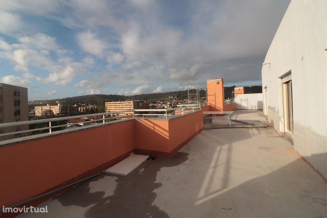 Apartamento com 2 terraços no centro de Valongo