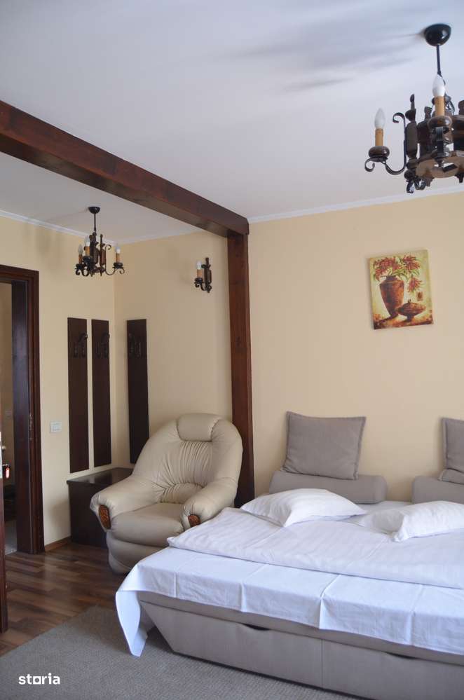 Casă spațioasă cu 10 camere, în apropiere de munte si partie - Imagine principală: 2/20