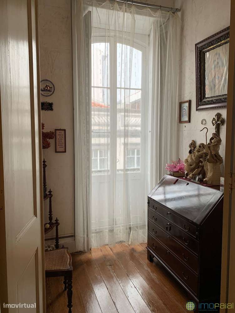 T7 + 2 Espaços Comerciais|Matriz-25