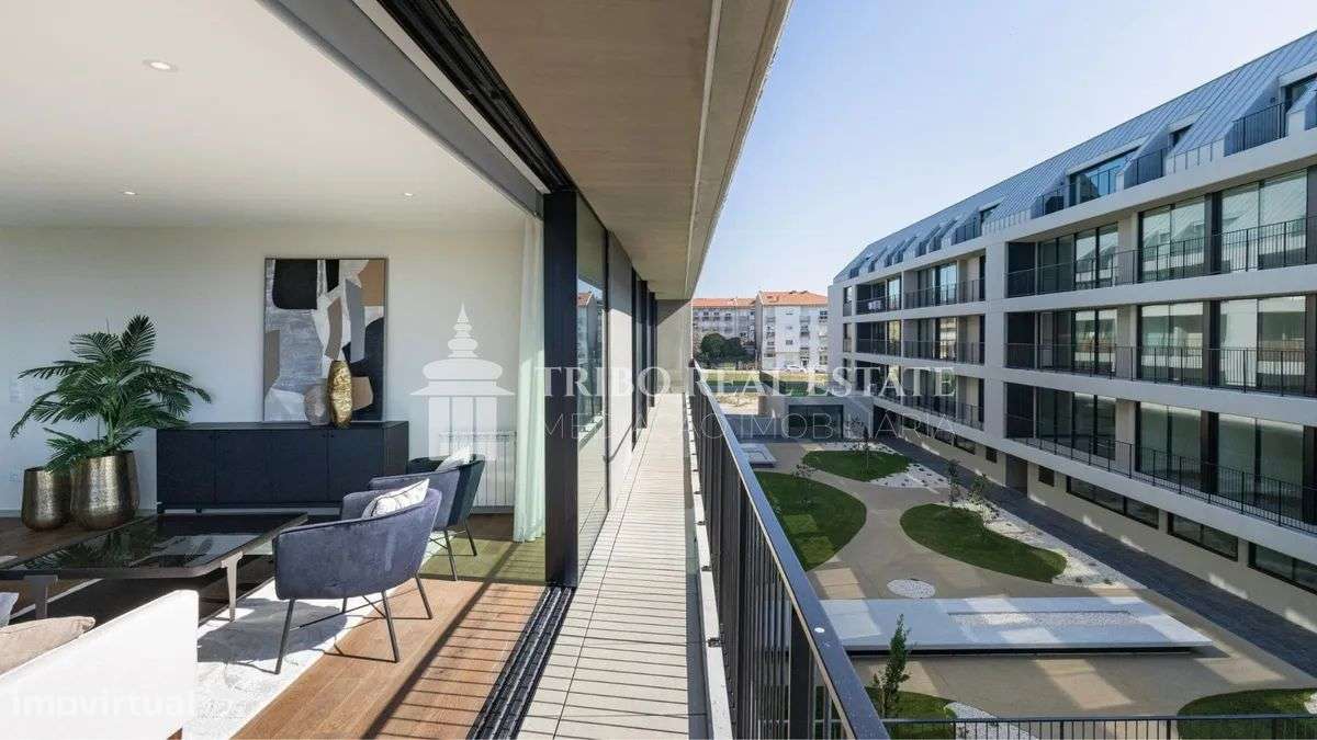 T3 LUXO EM CONDOMÍNIO FECHADO + VISTA MAR-35