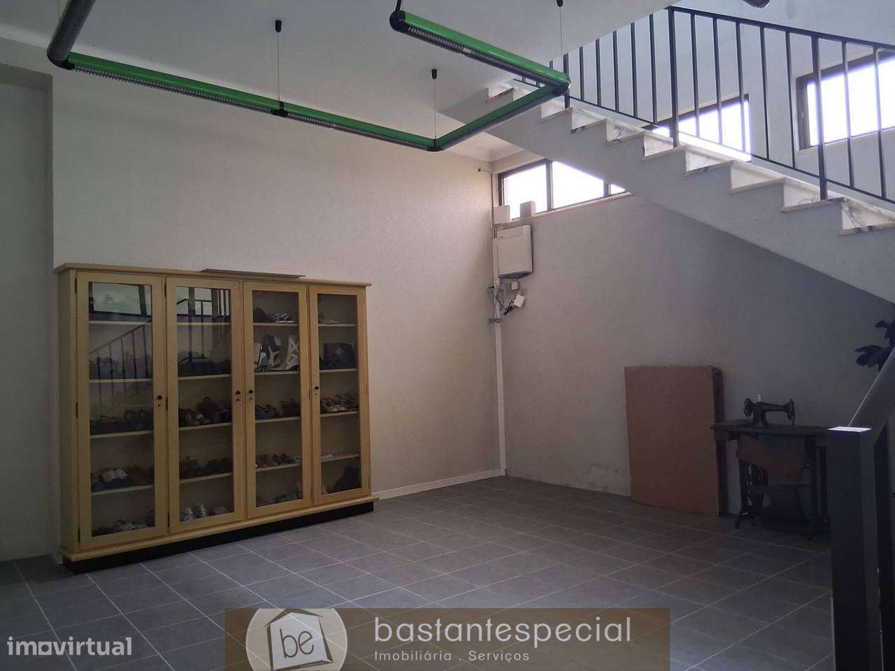 Armazém com Licença Industrial - Grande imagem: 2/20