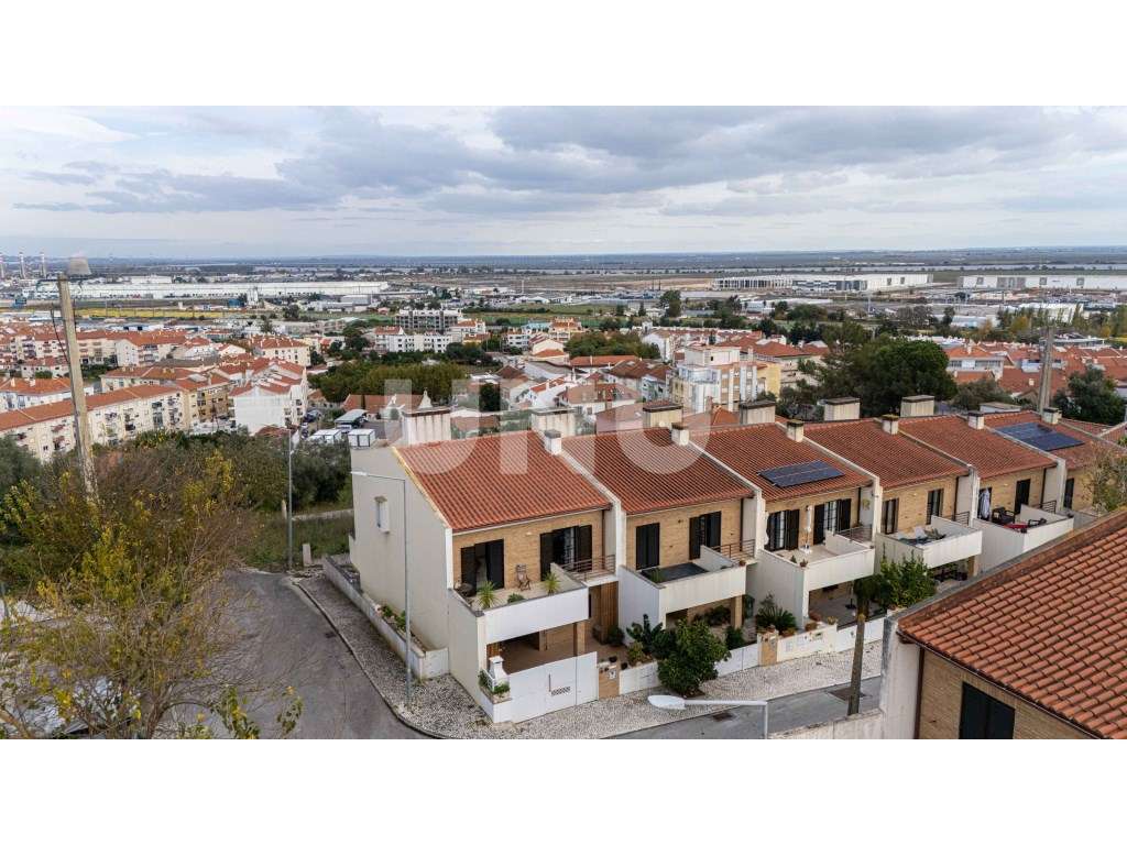 Moradia T4 na Castanheira do Ribatejo, Vila Franca de Xira!-42