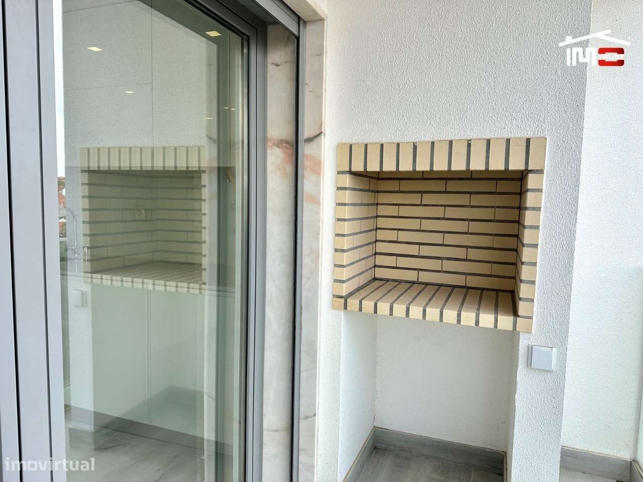 Incrivel Apartamento T3 com Varandas, Garagem e Arrecadação-17