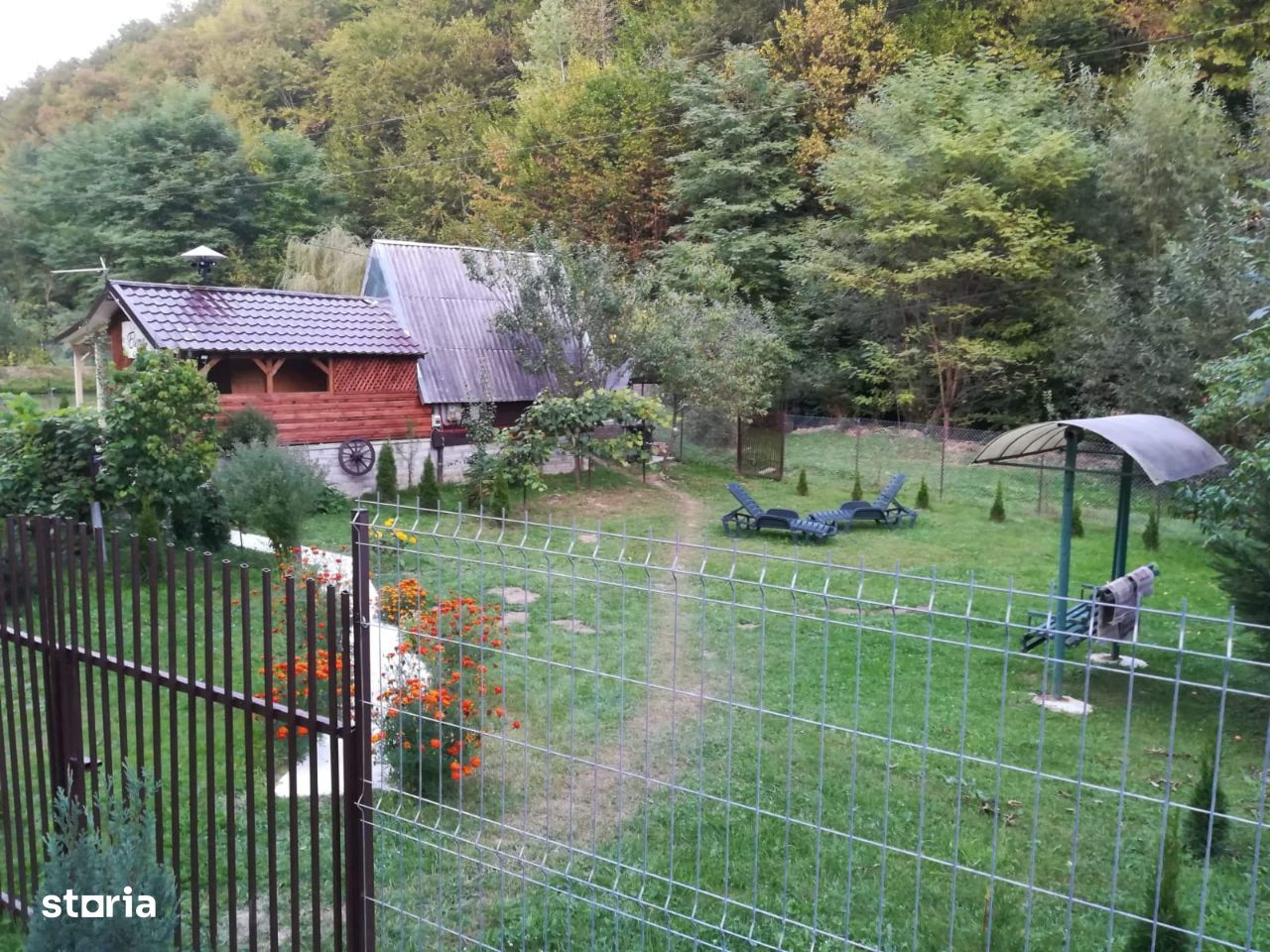 Casa de vacanta tip camping, in zona Bradului+pastravarie+teren 1126mp