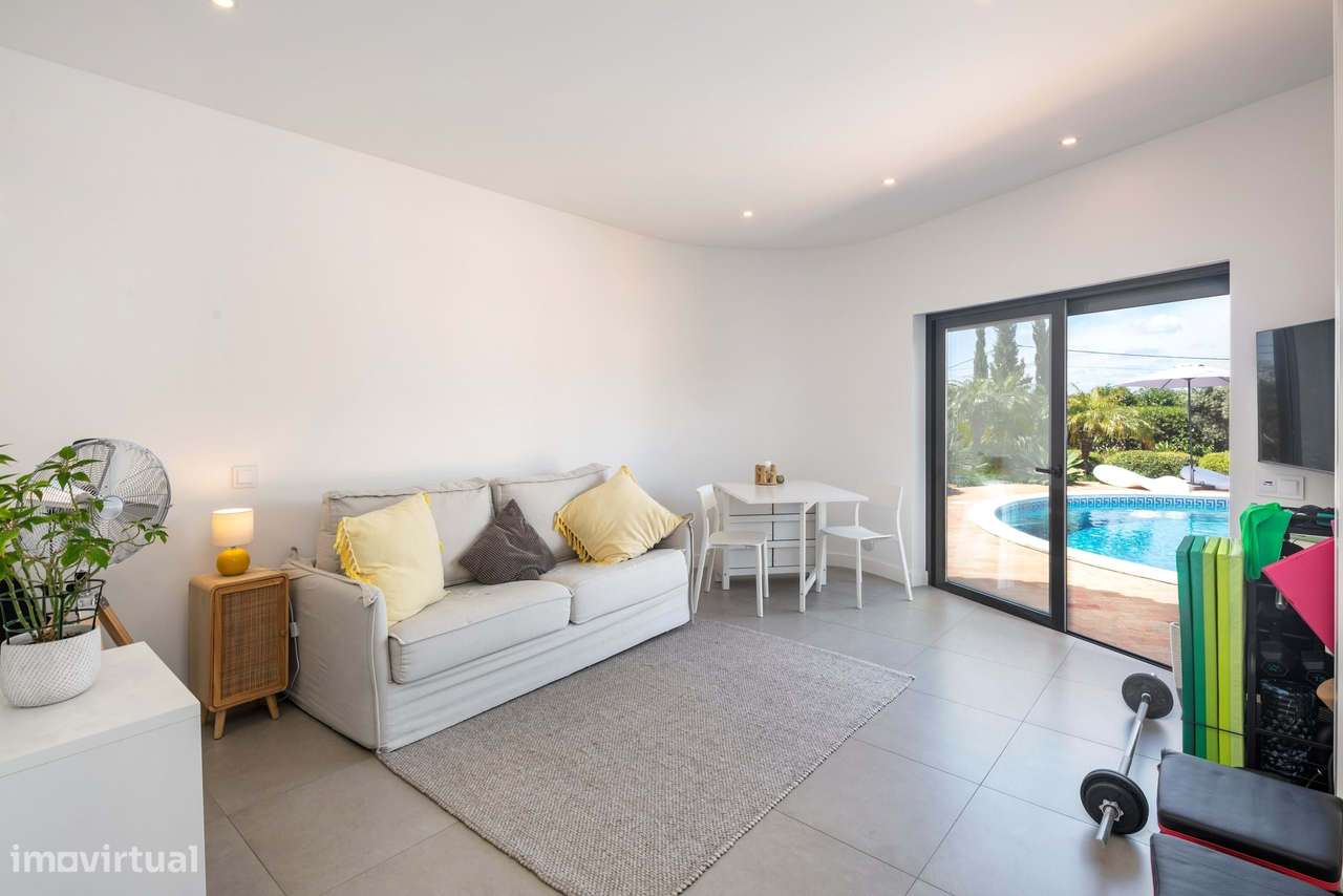 CASA DOS SONHOS EM CALIÇAS COM 4 QUARTOS, PISCINA E GARAGEM-17
