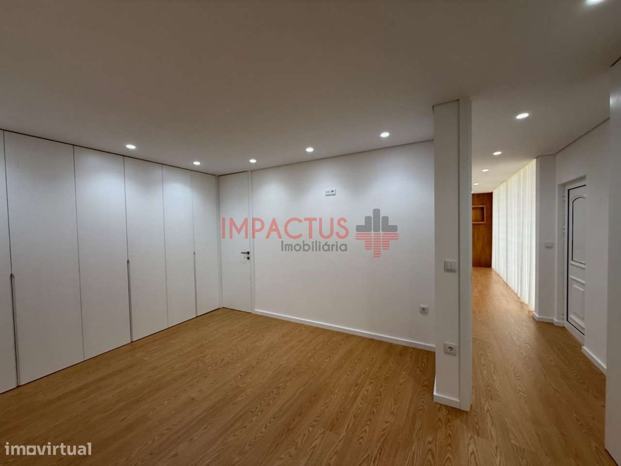 Imponente Moradia isolada com terreno de 1195m2-56