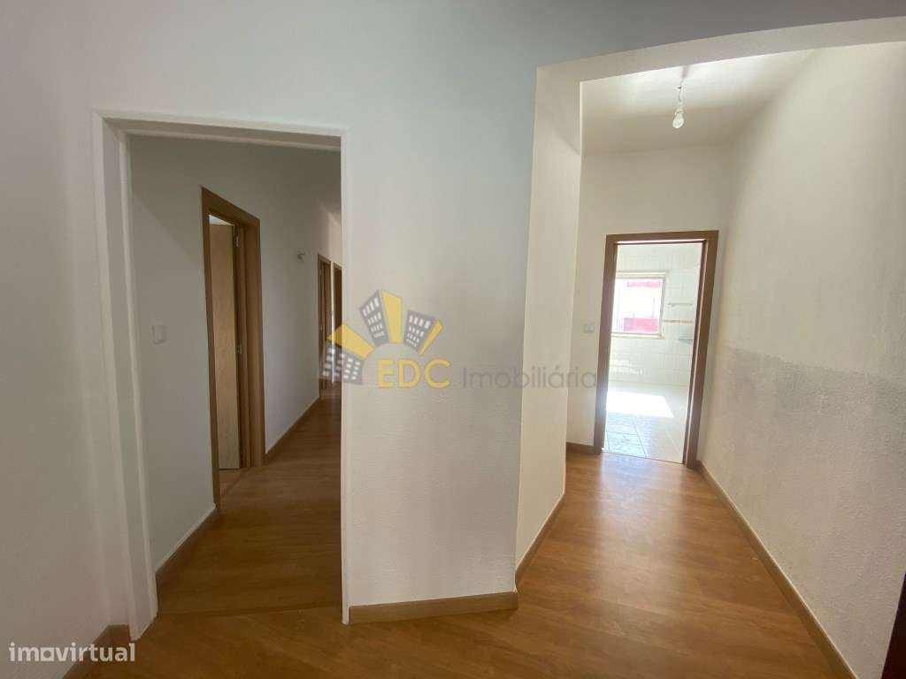 Apartamento T4 com Grande Potencial e Ótima Localização | Localizad...-8