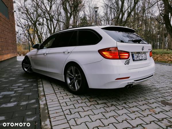 BMW Seria 3 325d Touring Sport Line - 2