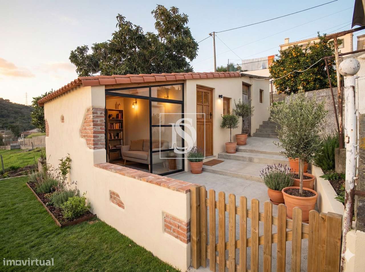 Terreno de 1.320 m² no Calhandriz, na zona da Adanaia  com ribeiro e b-31