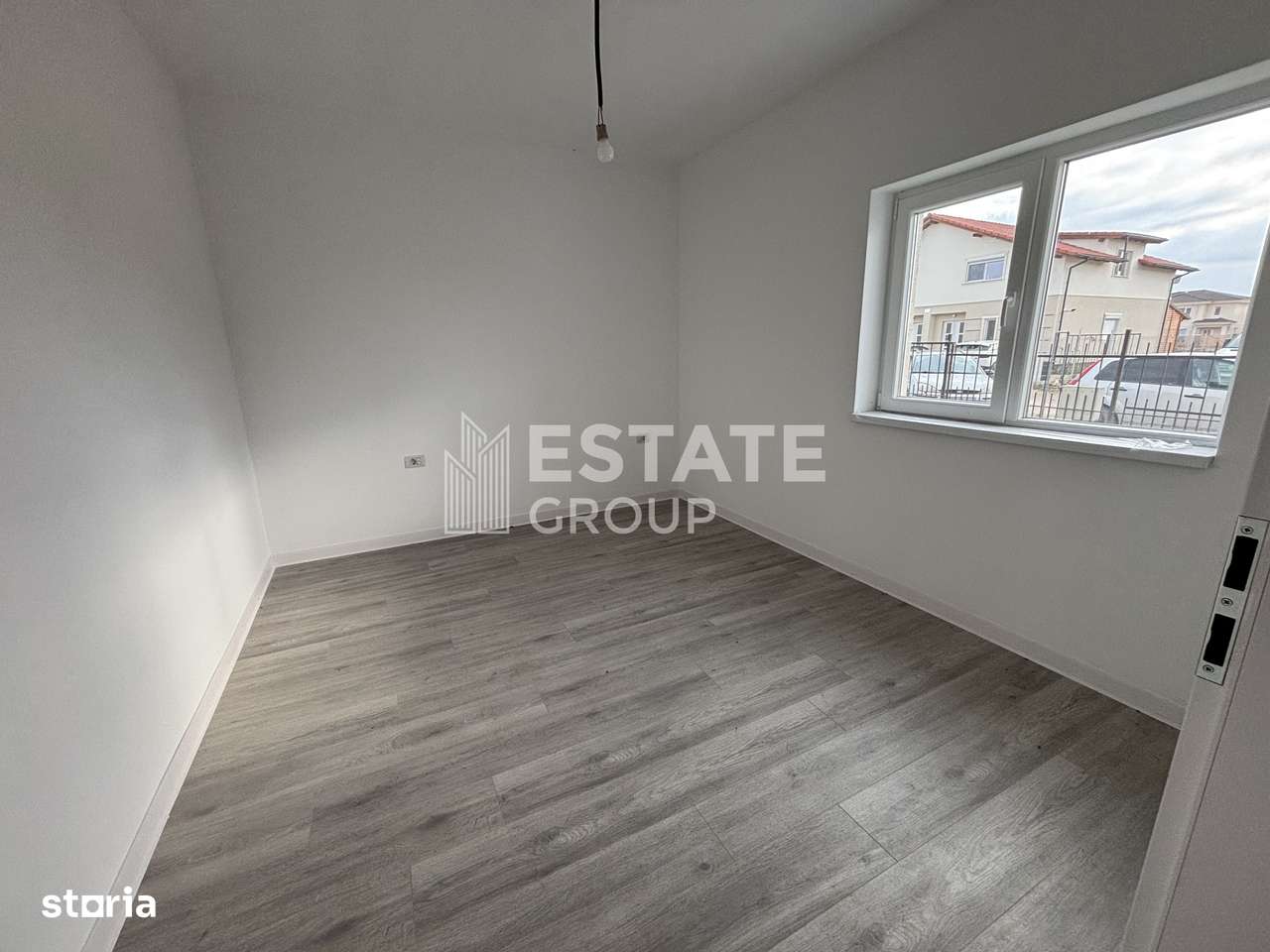 Casa individuala cu 5 camere in Mosnita Noua zona castel - Imagine principală: 2/14