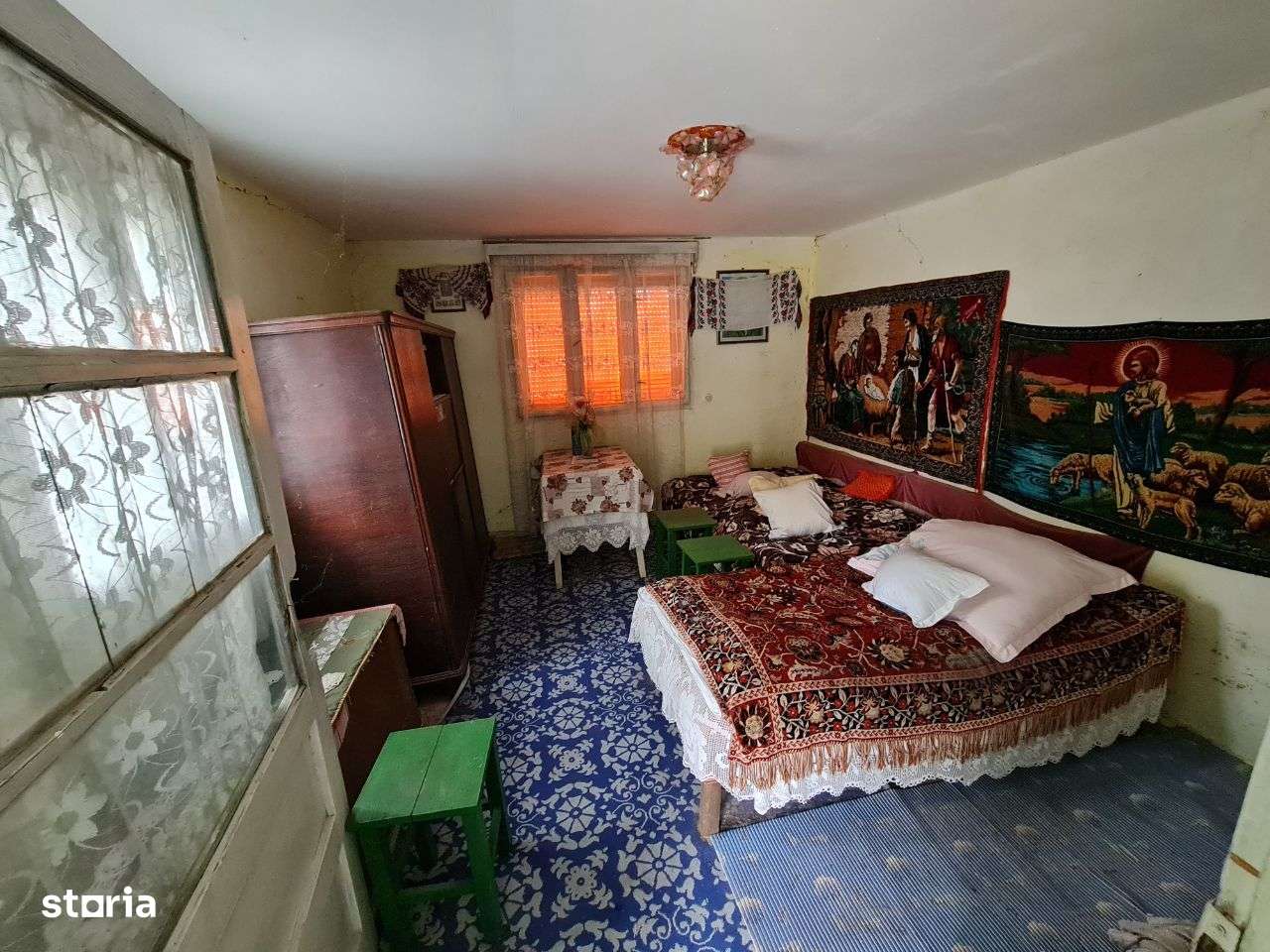 Vand Casa in Loc. Manerau Jud.Arad zona centrala, la 64 km Arad-16