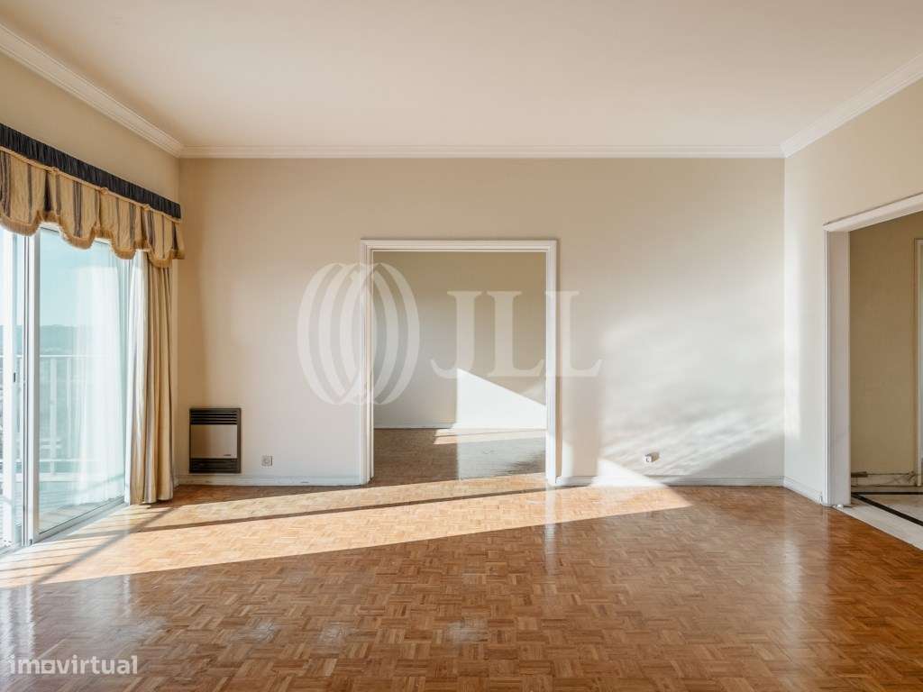 Apartamento T4+1 com varanda, no Campo Grande, em Lisboa - Grande imagem: 4/20