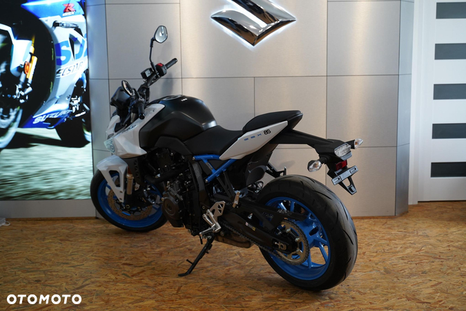 Suzuki GSX - 7