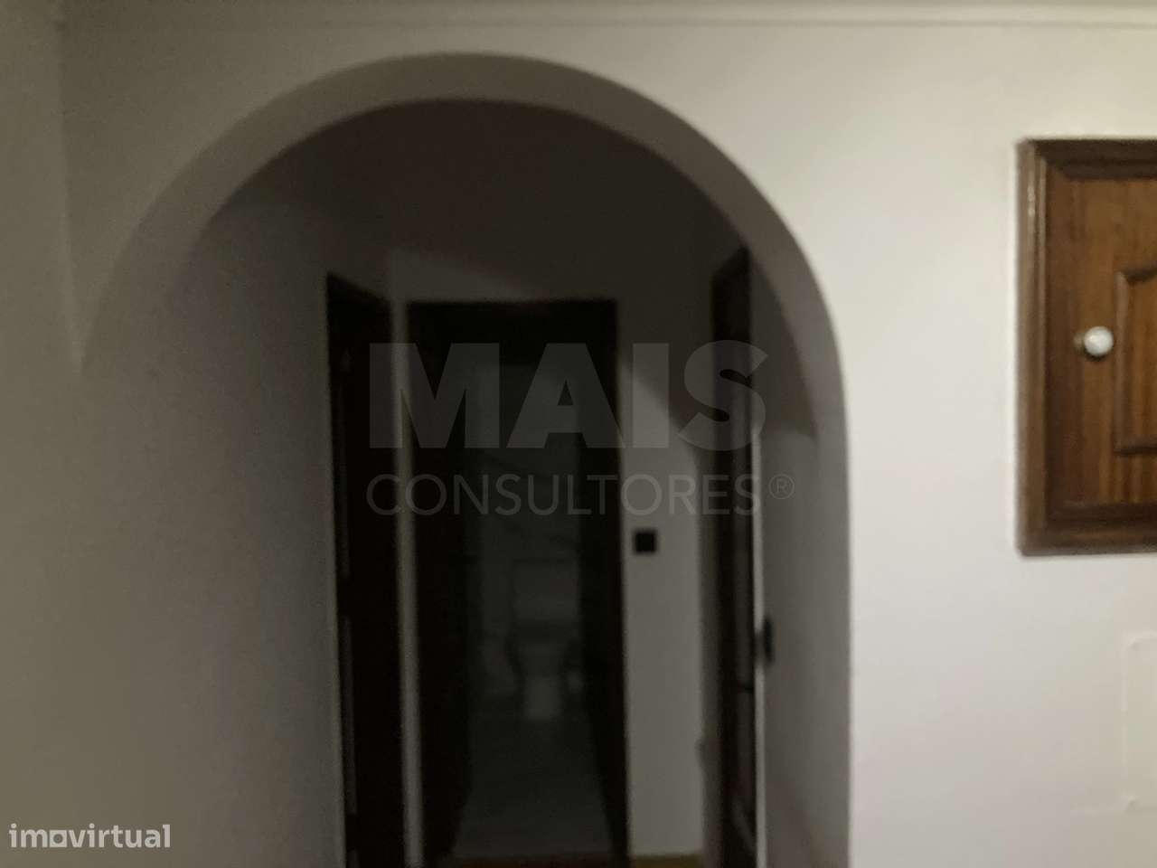 Fantástico T2 com Parqueamento junto à estação de comboios de Queluz - Grande imagem: 3/28