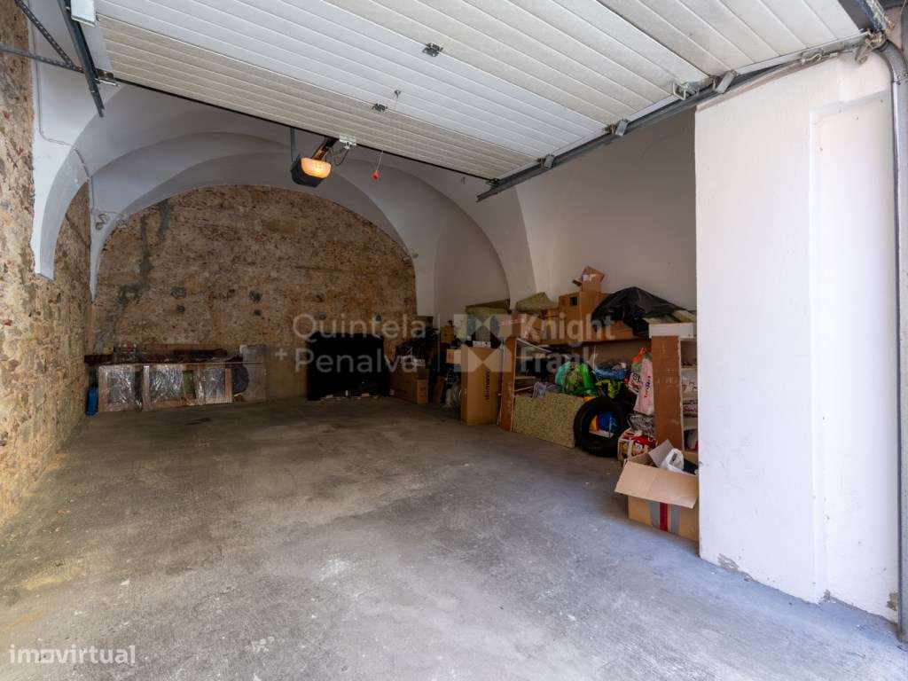 T3 Chiado vista rio Tejo com terraço e garagem-53
