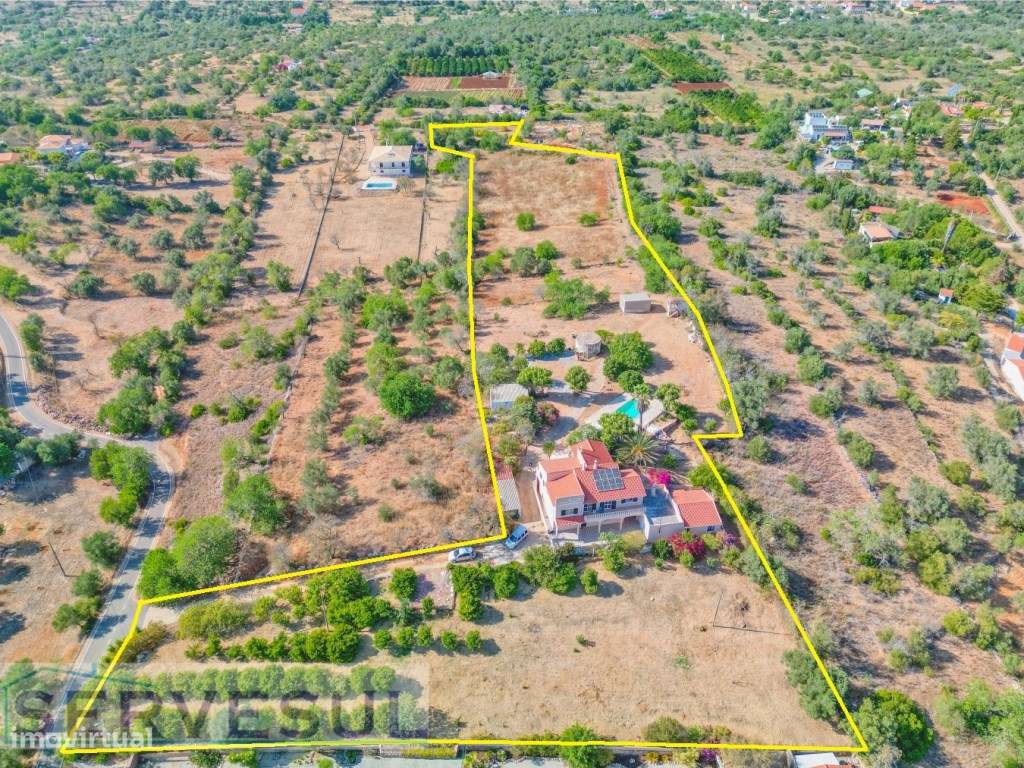 Espaçosa propriedade de 16,600m² com casa de 7 quartos, piscina e v... - Grande imagem: 3/42