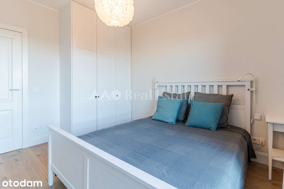 Widok na kanał na Stępce i panoramę Gdańska-12