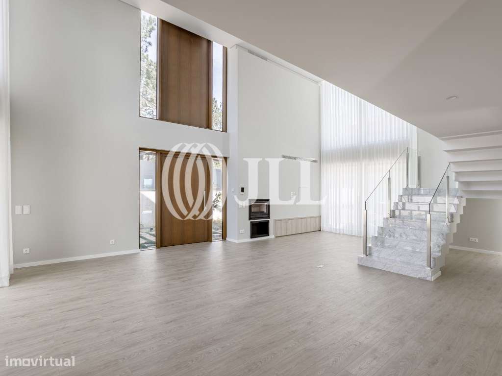 Moradia T4 com jardim e piscina no Estoril - Grande imagem: 5/63